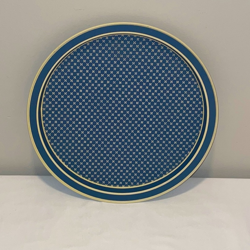 Vintage metal tray. Blue in color with cream accent flowers in EUC! Toleware